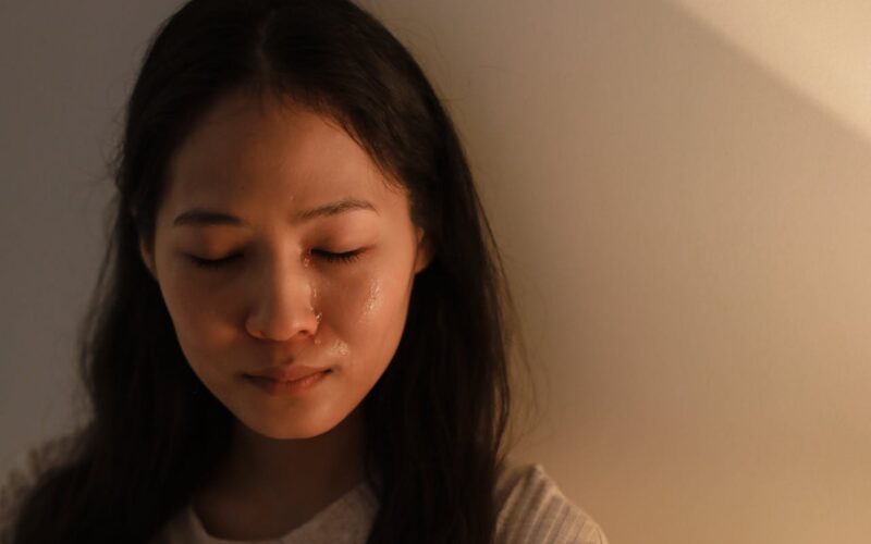 grieving women crying